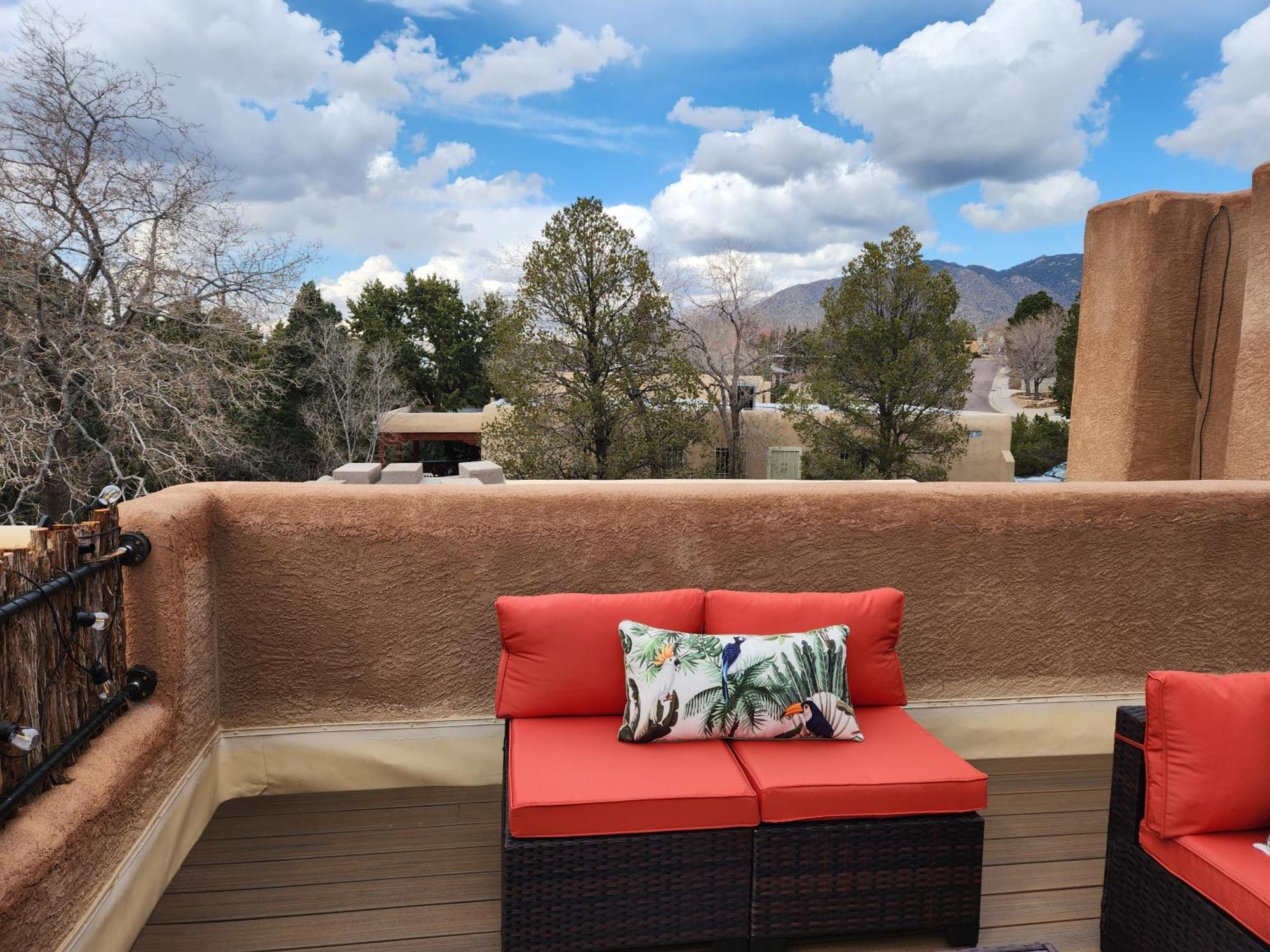 Holiday home Tranquil Trails -quiet Area - Pet Friendly - By I-40 Albuquerque