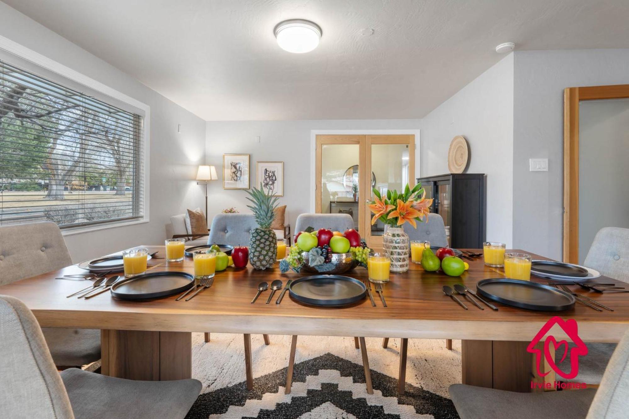 Charm Of The Grande Oasis - An Irvie Holiday home Albuquerque