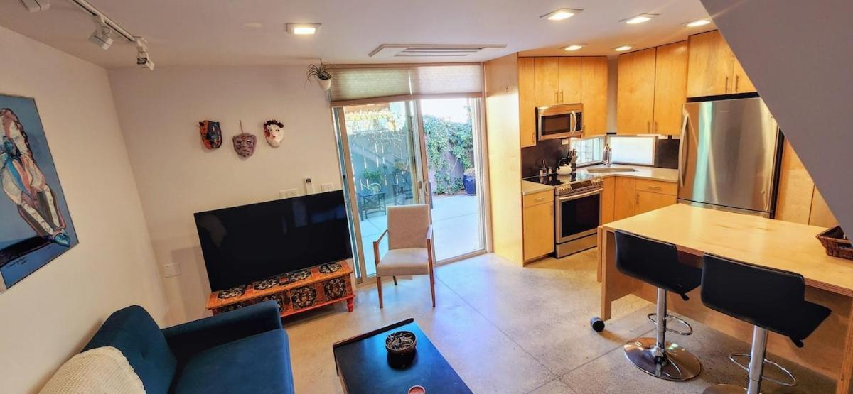 Intimate Townhome Sanctuary Dt