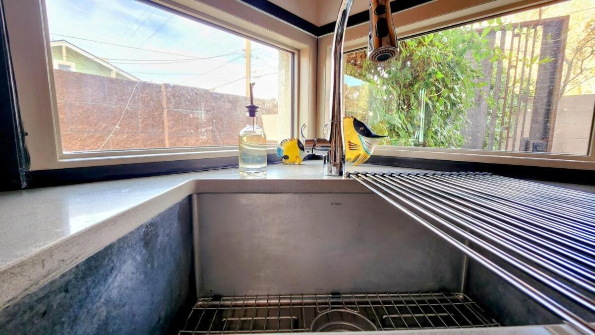 Private Townhome Haven In Downtown Albuquerque