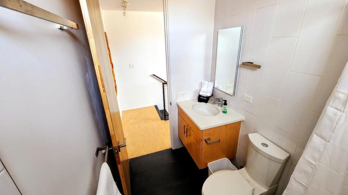 Private Townhome Haven In Downtown Apartment *