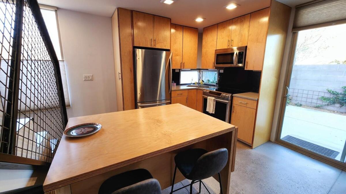 Private Townhome Haven In Downtown *