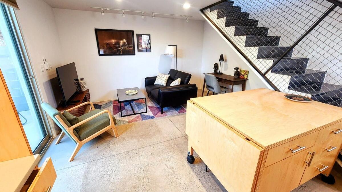 Private Townhome Haven In Downtown Albuquerque