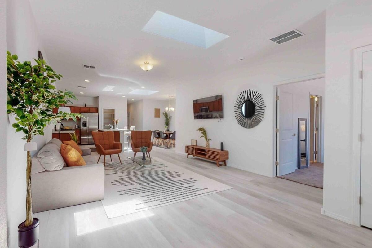 Modern 3br Next To Airport, Netflix, Casino Villa