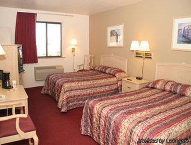 Super 8 By Wyndham West/coors Blvd Hotel 2*