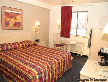 Hotel Super 8 By Wyndham West/coors Blvd Albuquerque