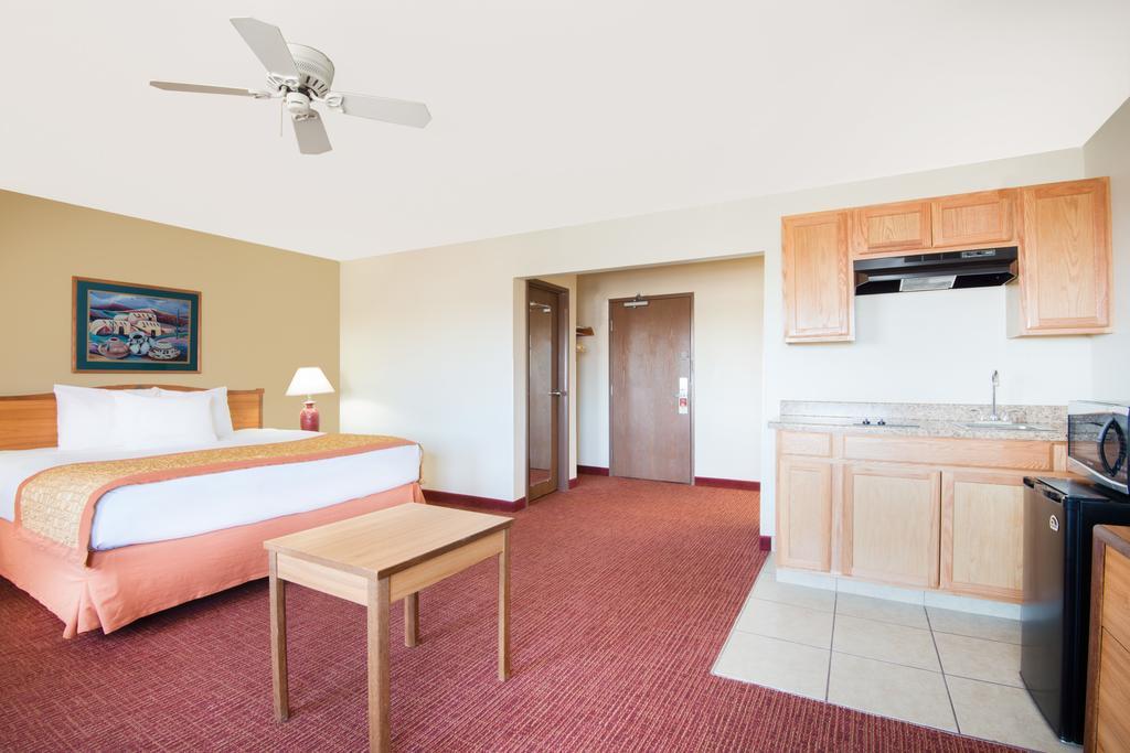 Hawthorn By Wyndham Albuquerque