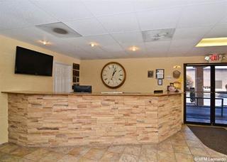 Suburban East Hotel 2*