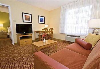 Towneplace By Marriott Airport Hotel 3*