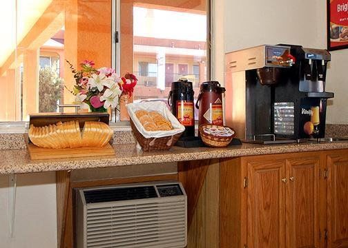 Motel Econo Midtown 2*