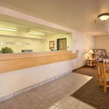 Super 8 By Wyndham West/coors Blvd Hotel 2*