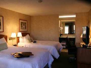 Days & By Wyndham North Hotel