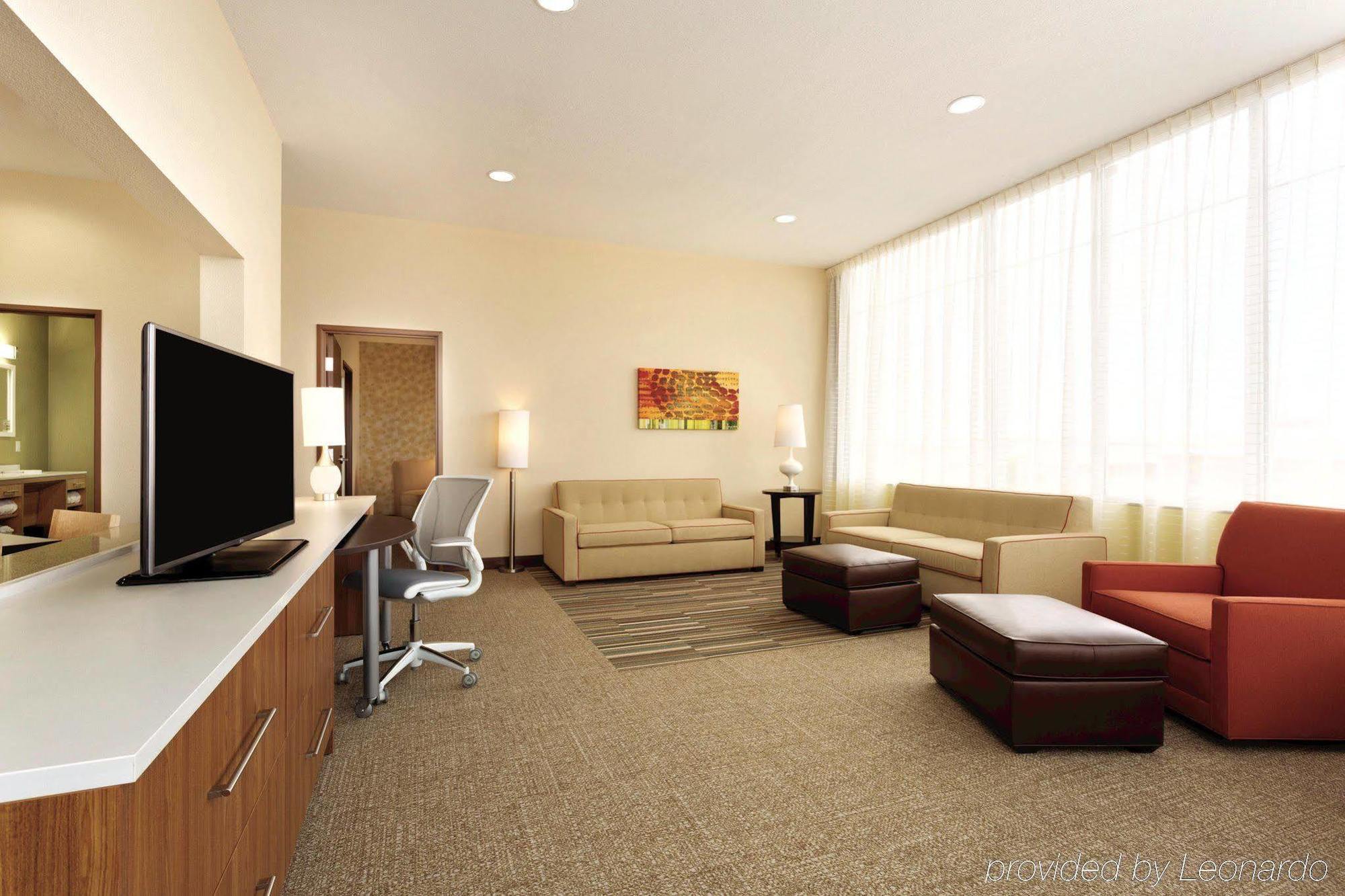 Hotel Home2 By Hilton Downtown/university 3*