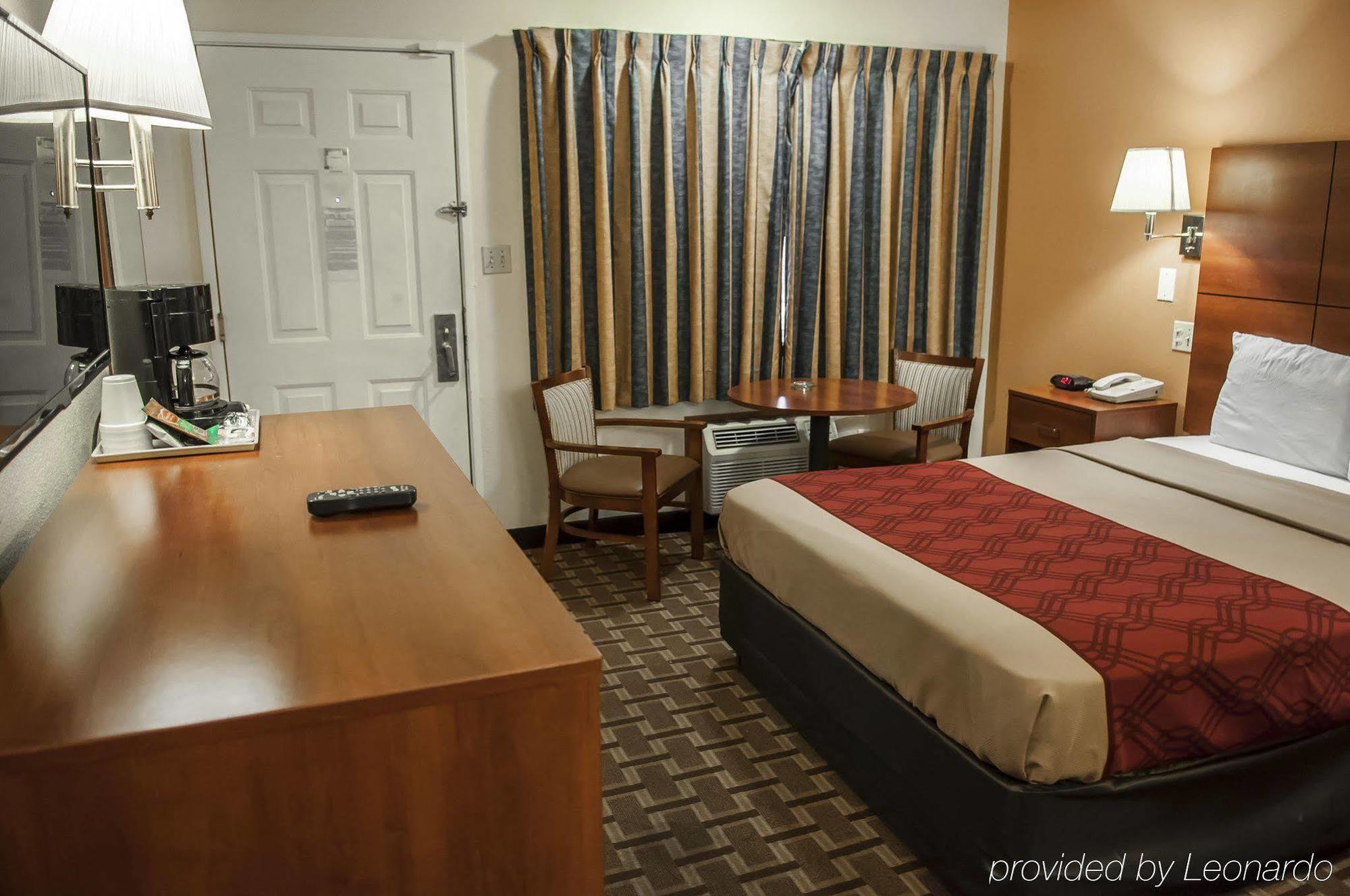 Econo Midtown Motel 2*