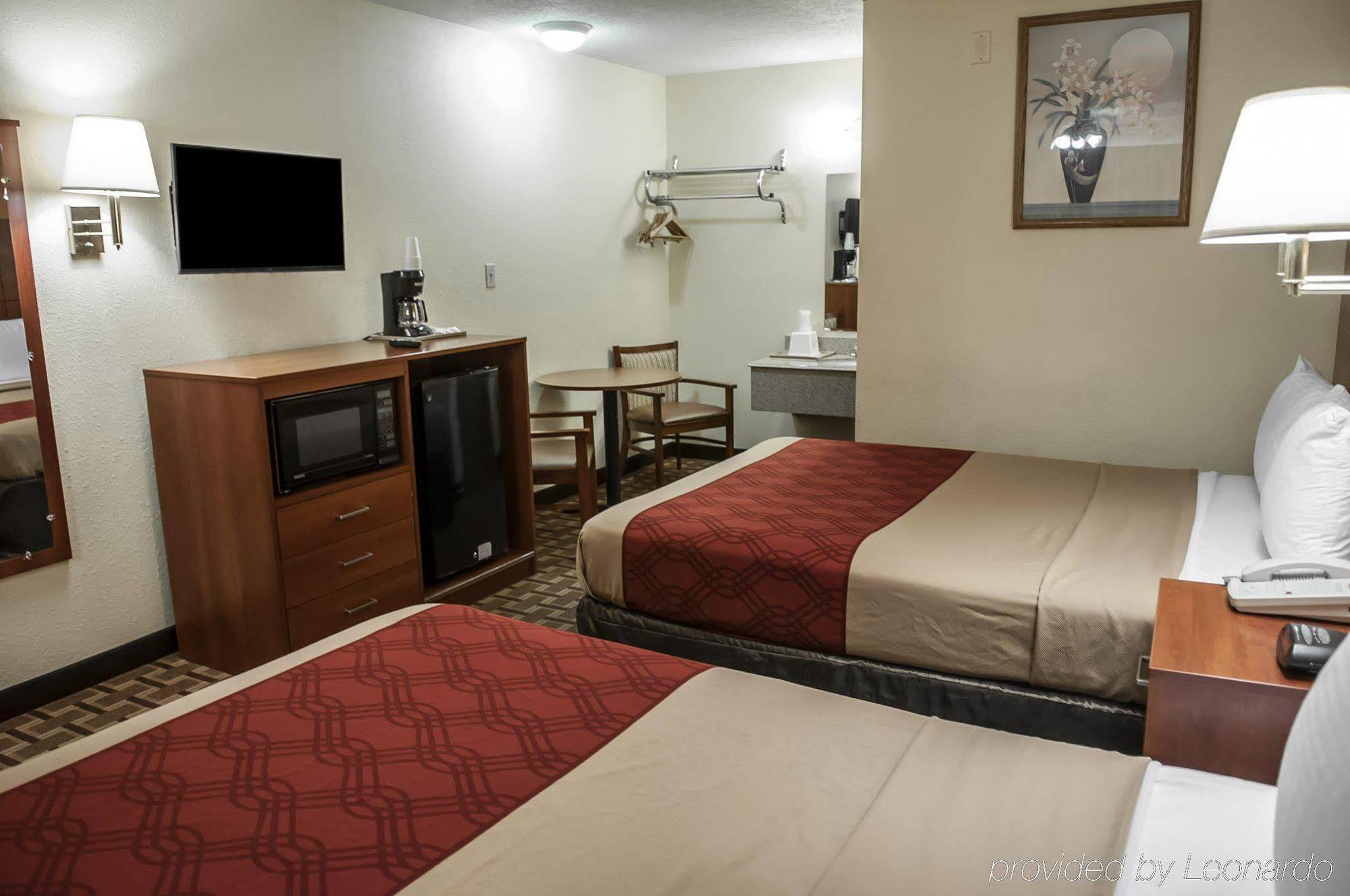 Econo Midtown Motel 2*