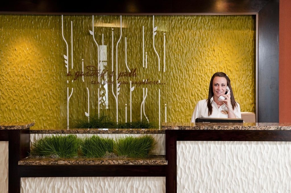 Hilton Garden Airport 3*