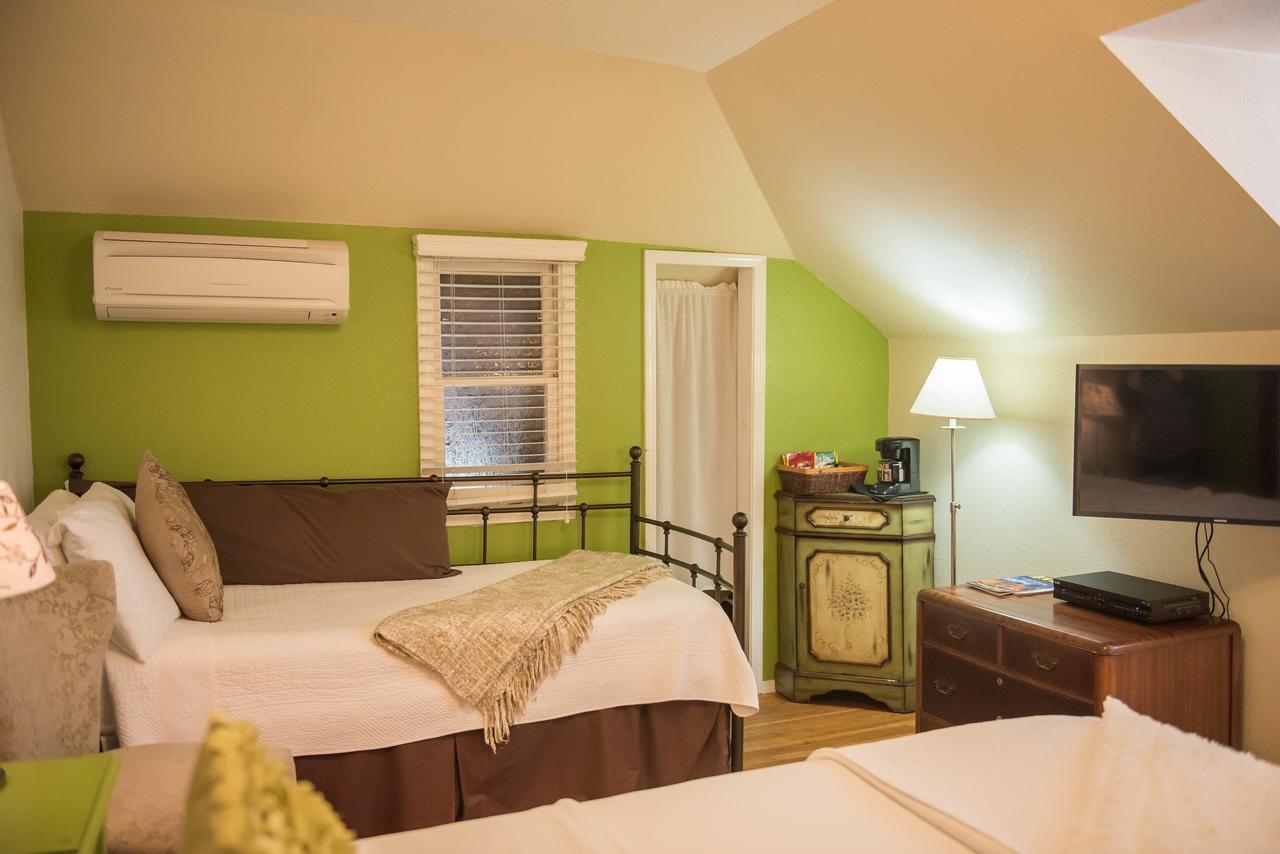 El Cuervo Abq Guest Bed & Breakfast 3*