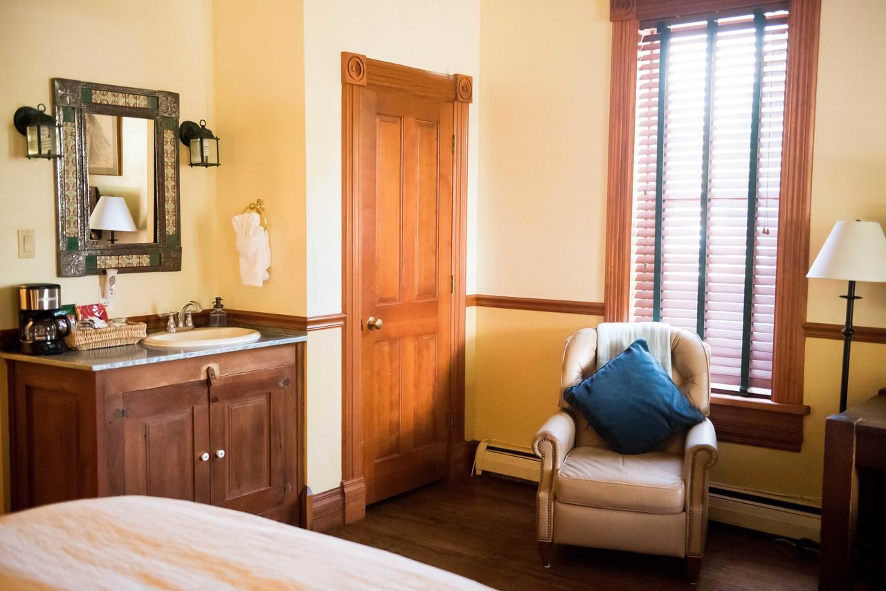 El Cuervo Abq Guest 3*