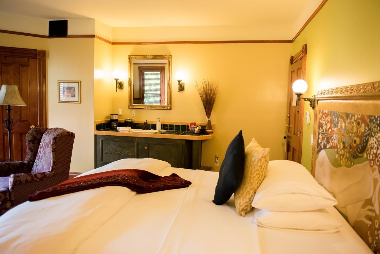El Cuervo Abq Guest Bed & Breakfast