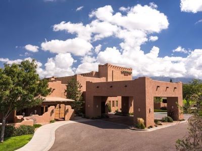 Courtyard By Marriott Hotel