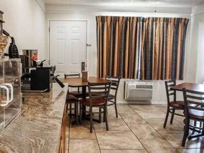 Econo Midtown Motel