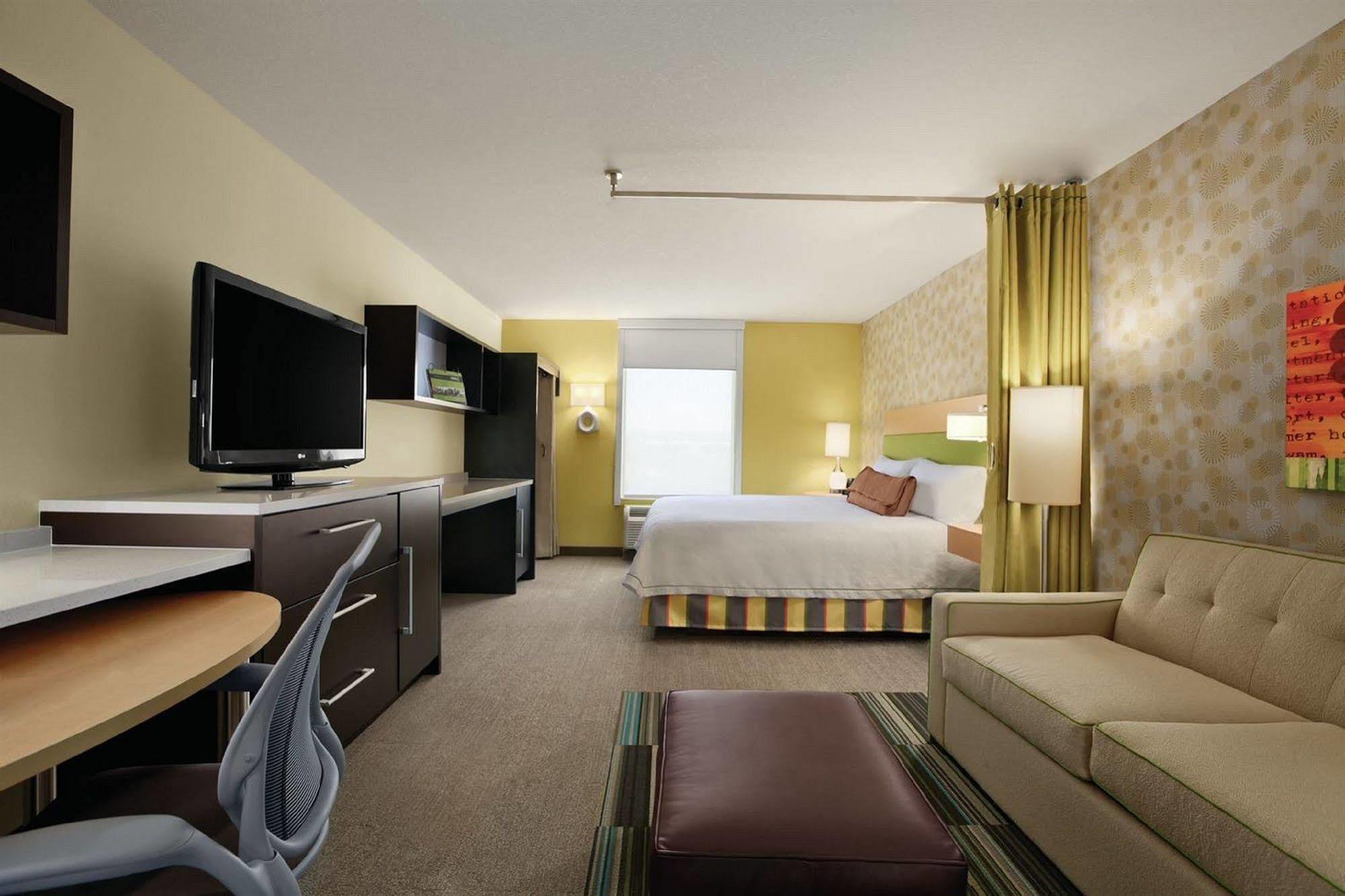 Hotel Home2 By Hilton Downtown/university 3*