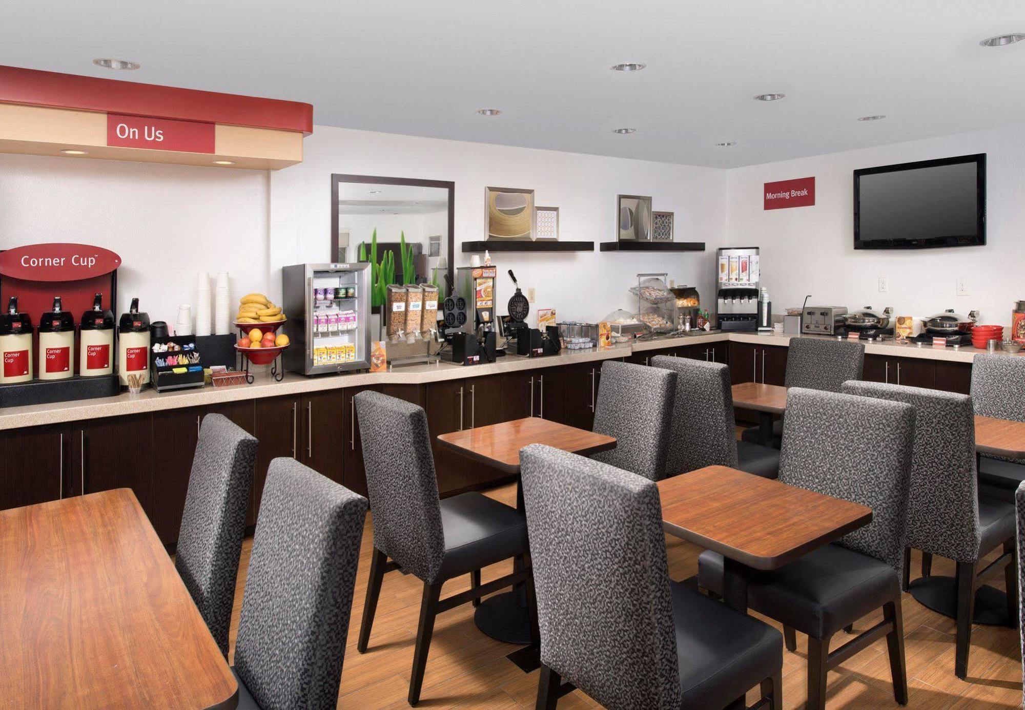 Hotel Towneplace By Marriott Airport 3*