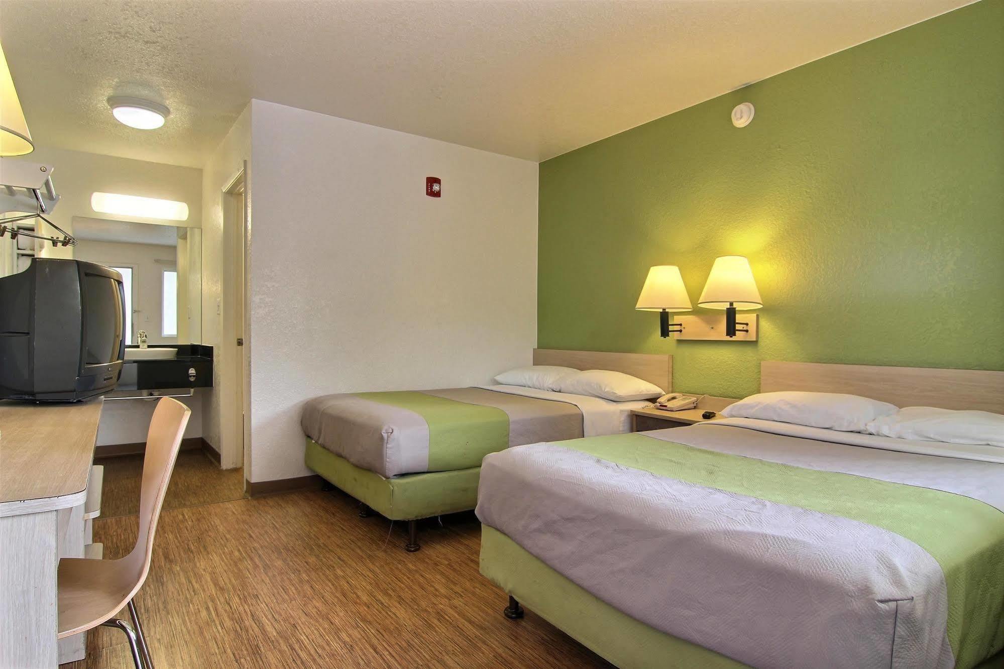 6-albuquerque, Nm - Midtown Hotel 2*