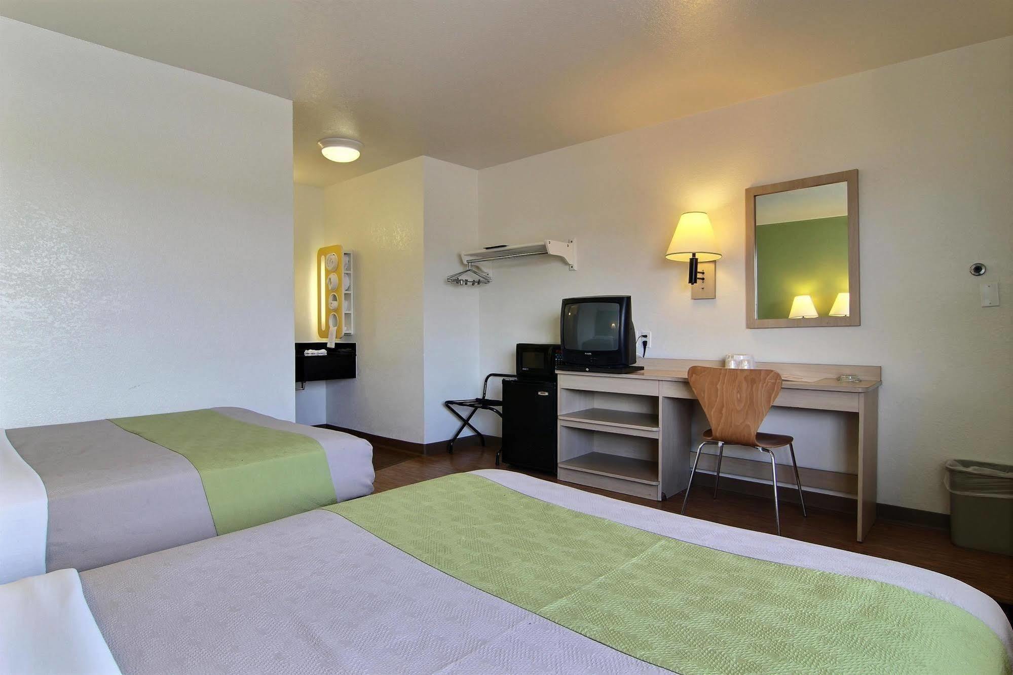 6-albuquerque, Nm - Midtown Hotel 2*