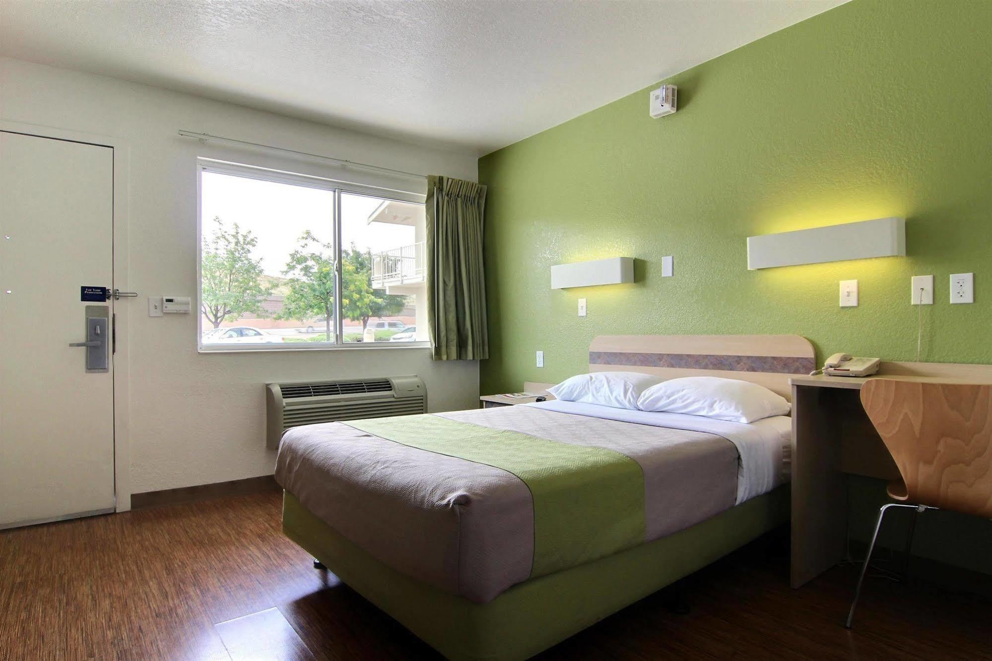 6-albuquerque, Nm - Midtown Hotel 2*