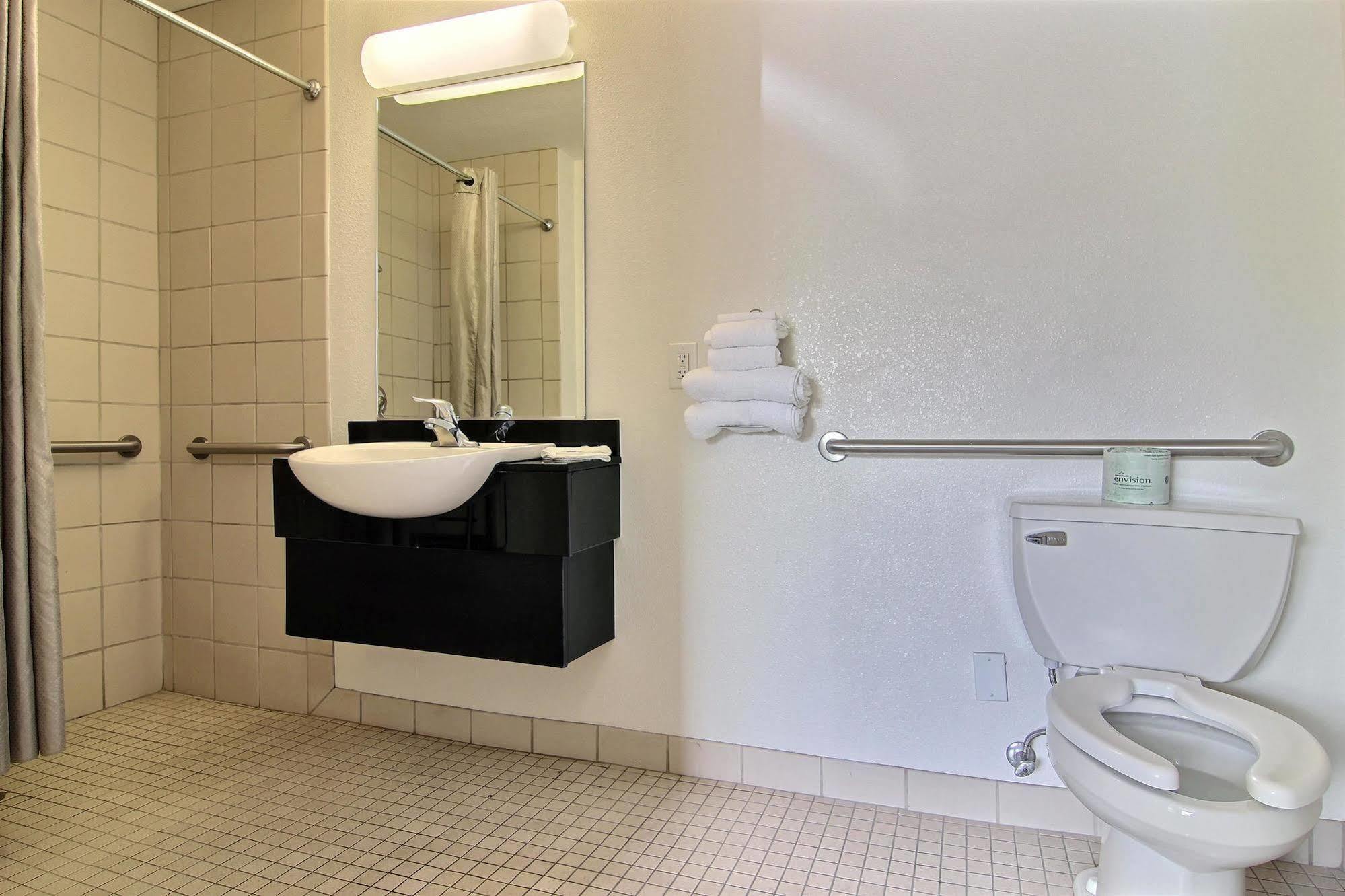 6-albuquerque, Nm - Midtown Hotel 2*