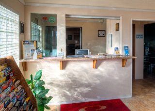 Econo Midtown Motel 2*