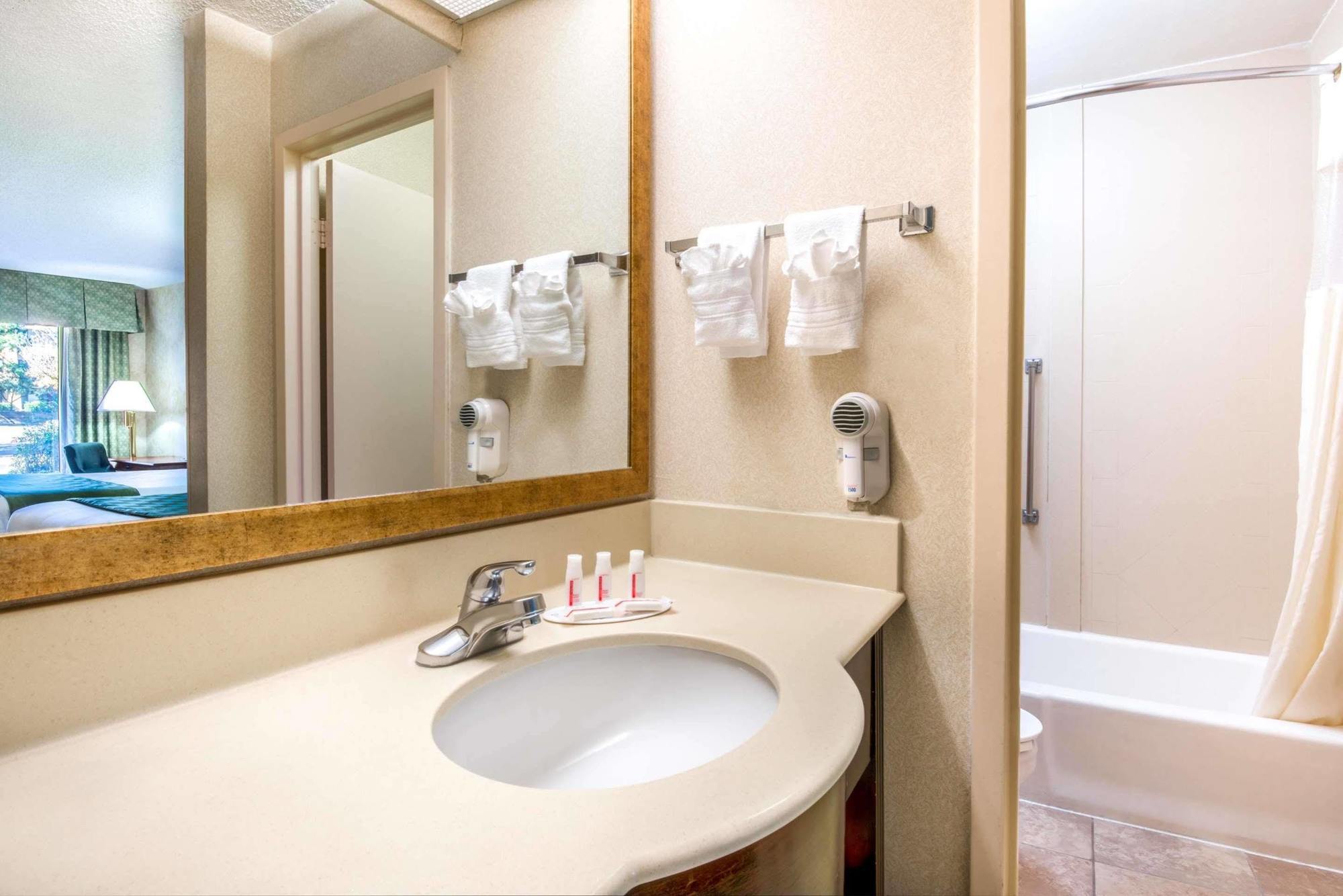 Hotel Days & By Wyndham North Albuquerque