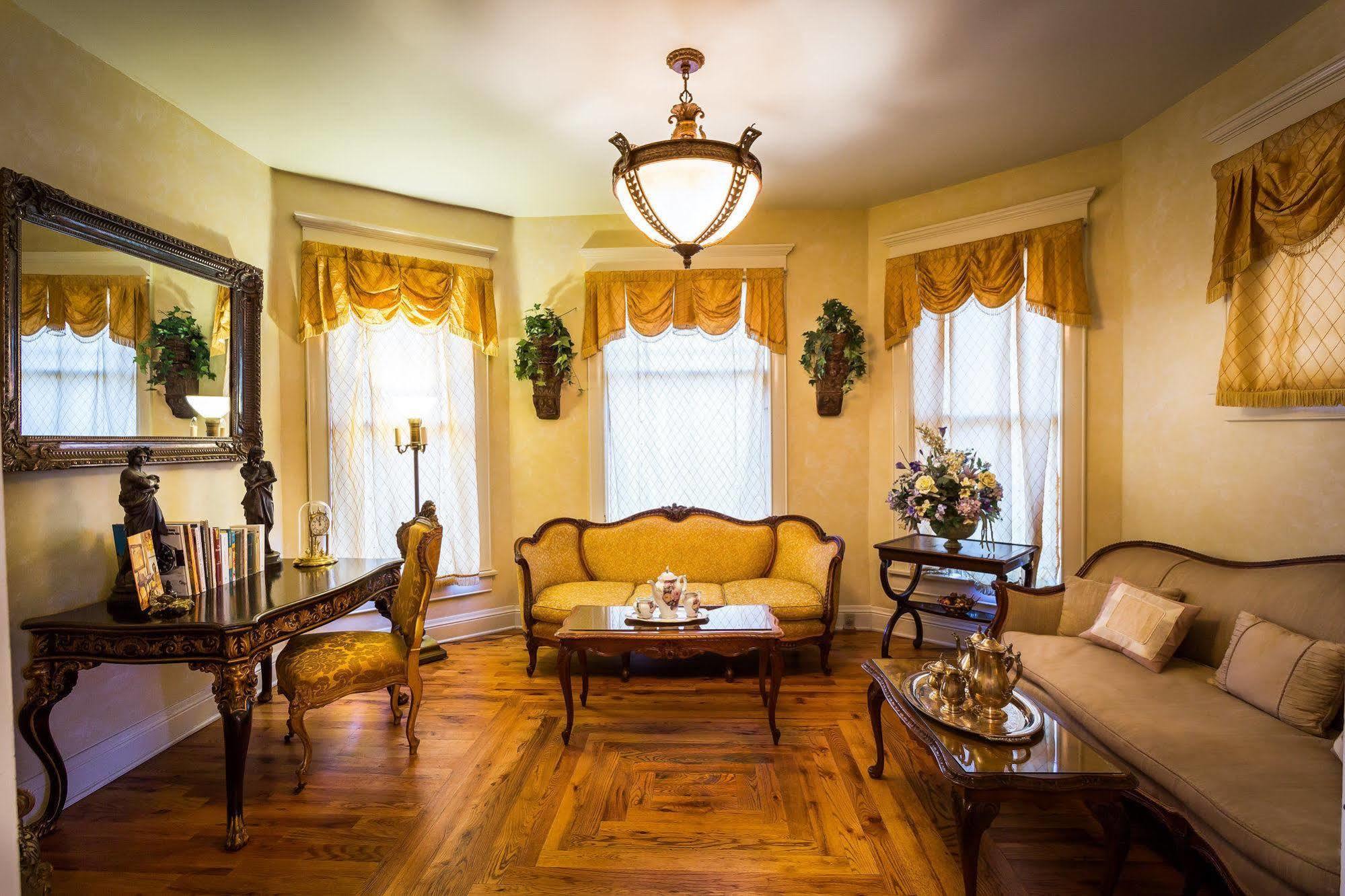 Downtown Historic Bed & Breakfast 3*