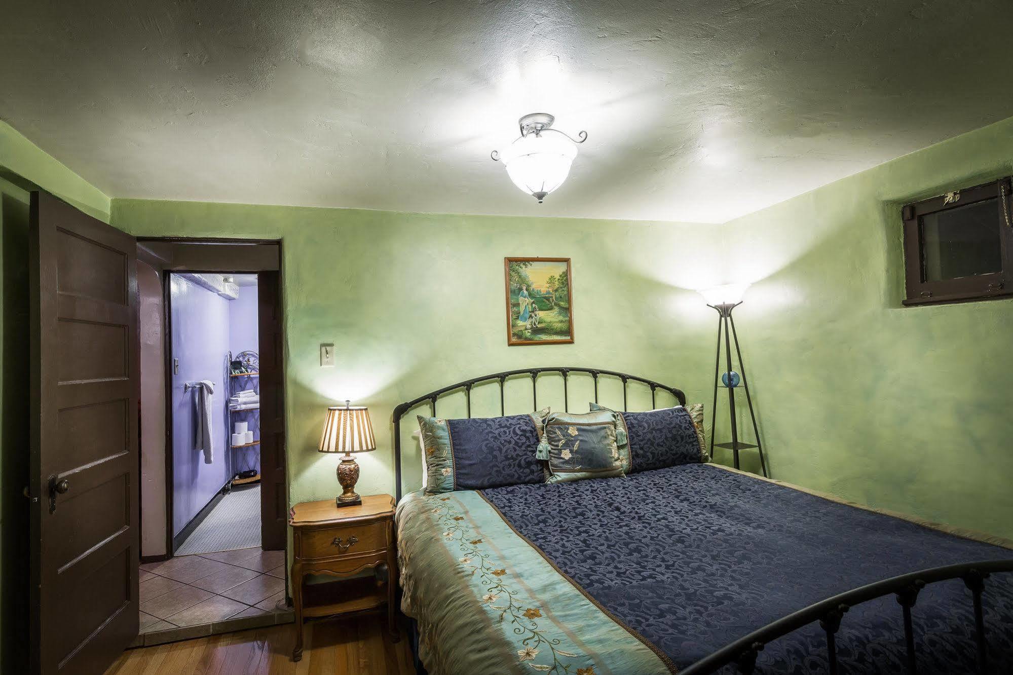 Downtown Historic 3*