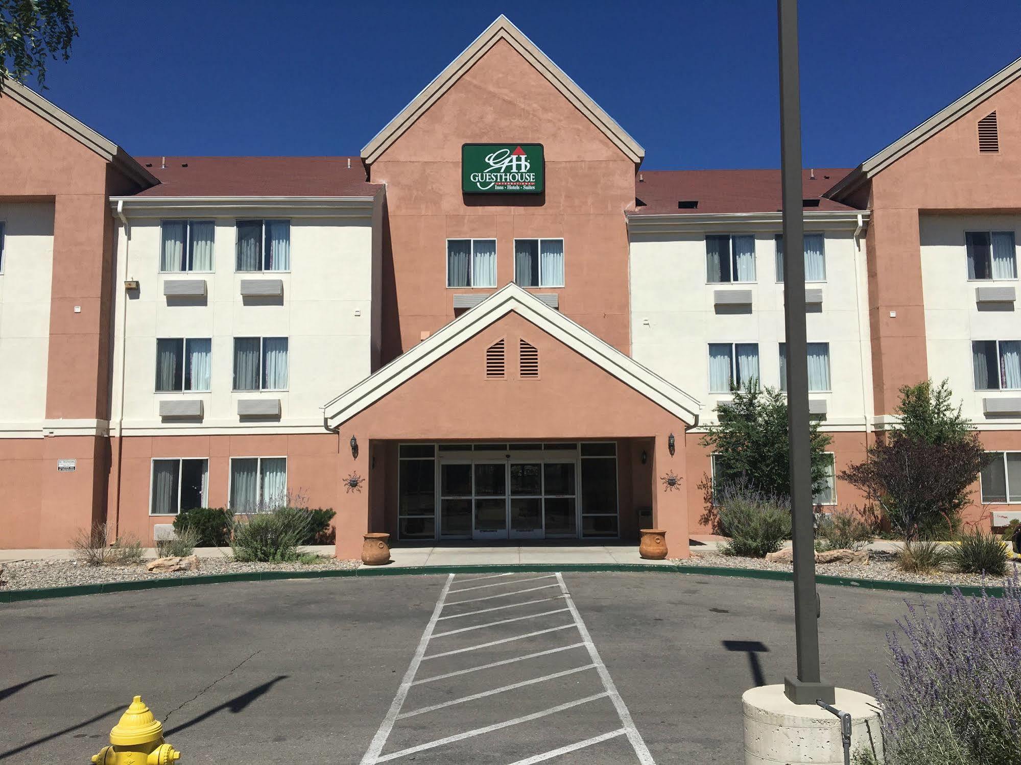 Baymont By Wyndham Airport 3*