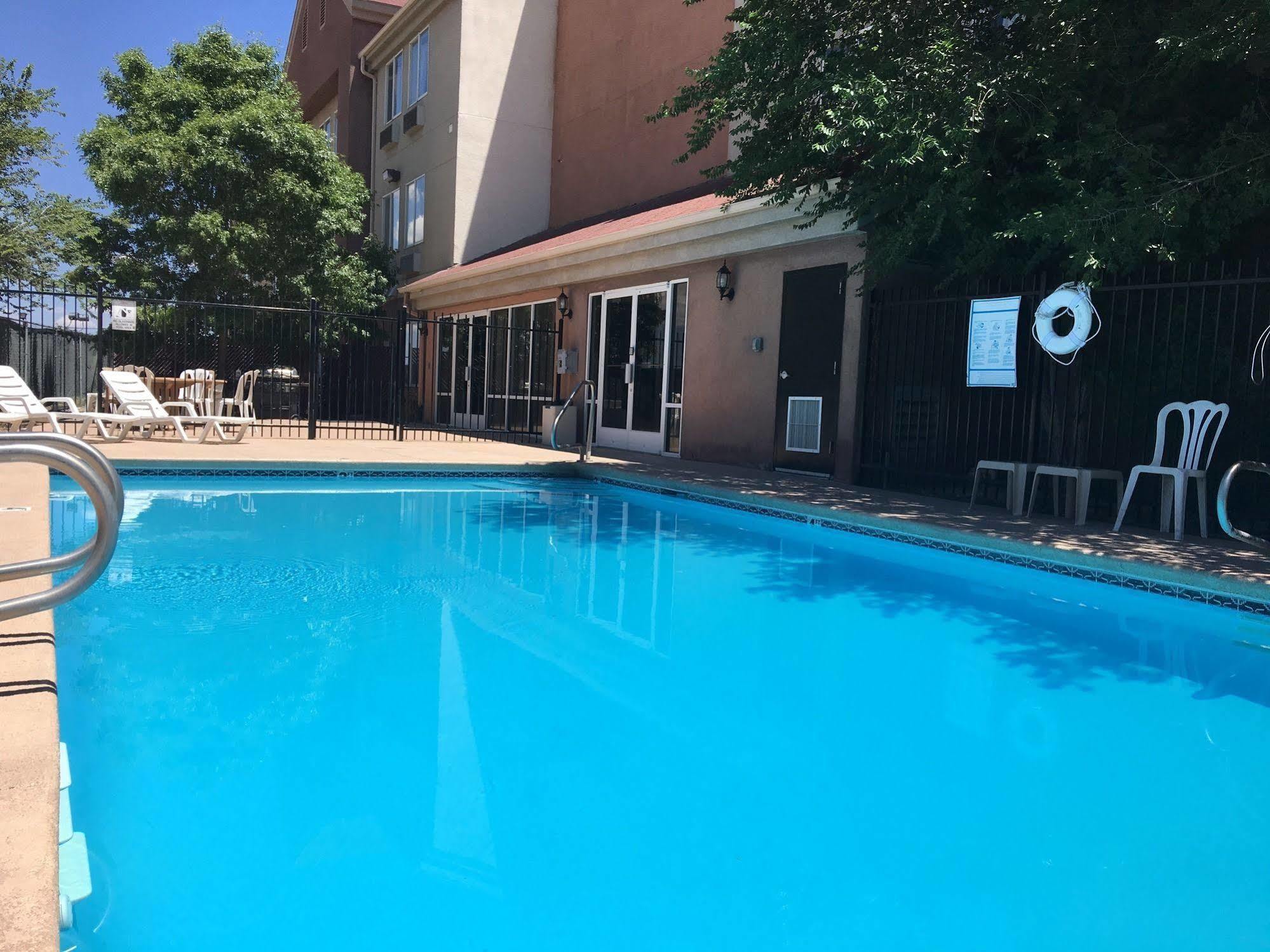 Baymont By Wyndham Airport Hotel Albuquerque