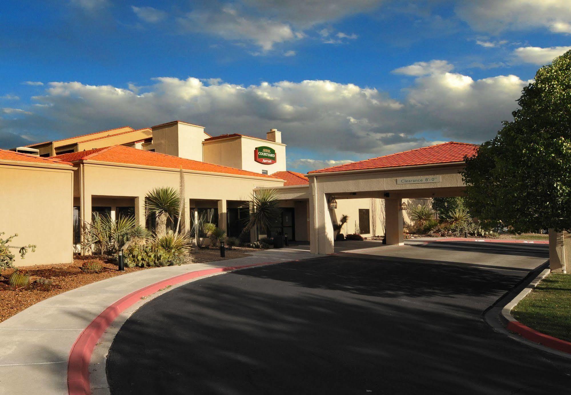 Courtyard By Marriott Airport Hotel 3*