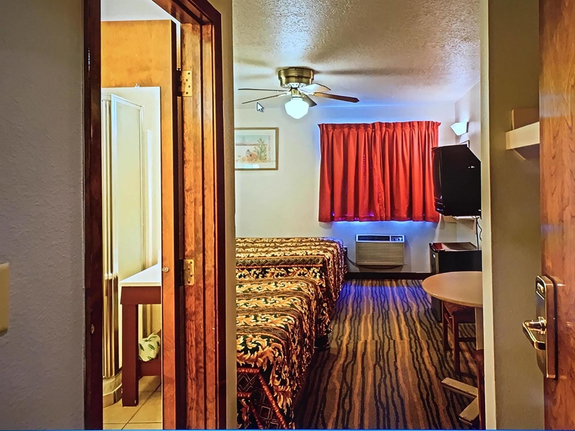 Days-inn By Wyndham I-25
