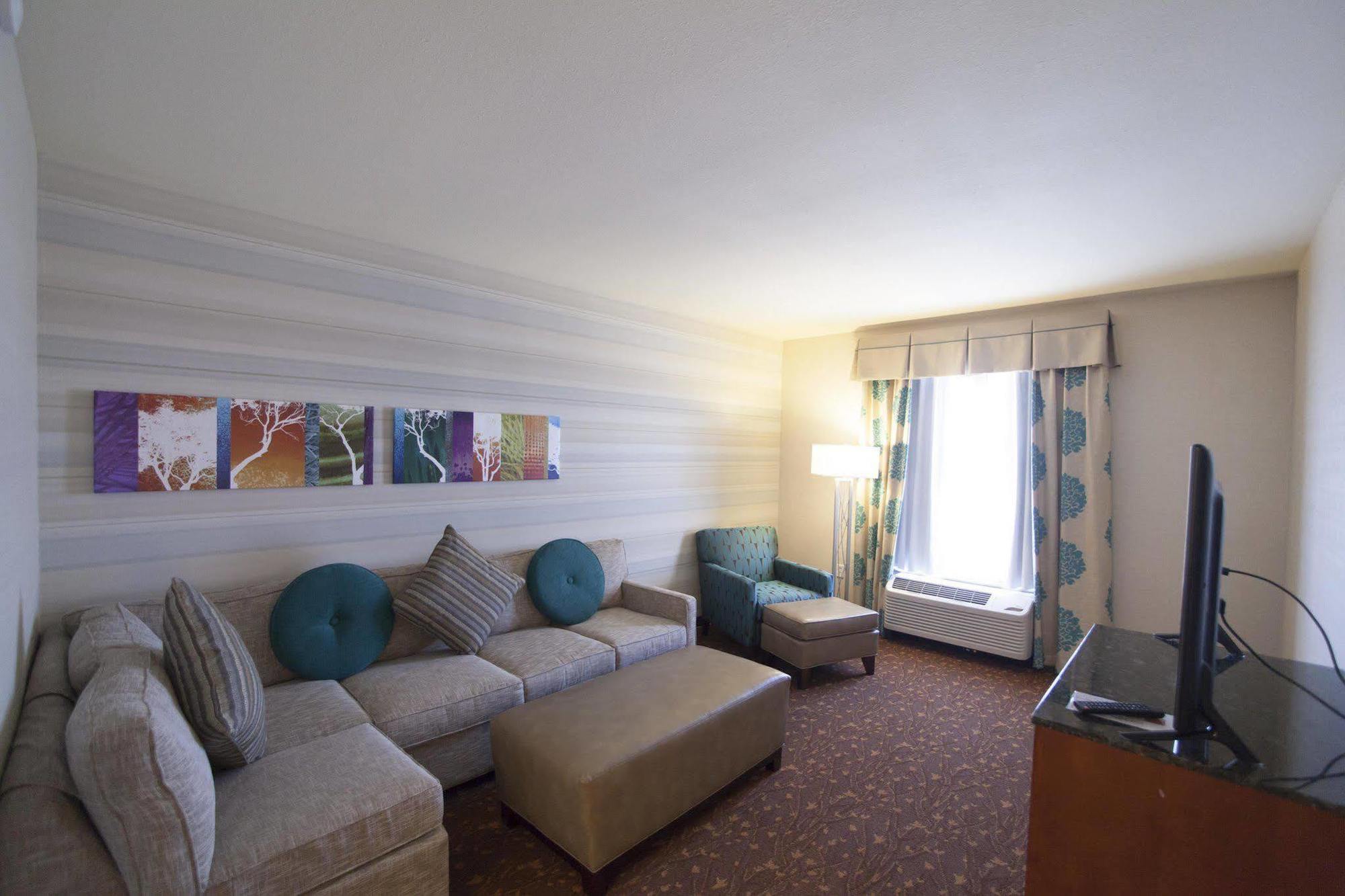 Hotel Hilton Garden Airport