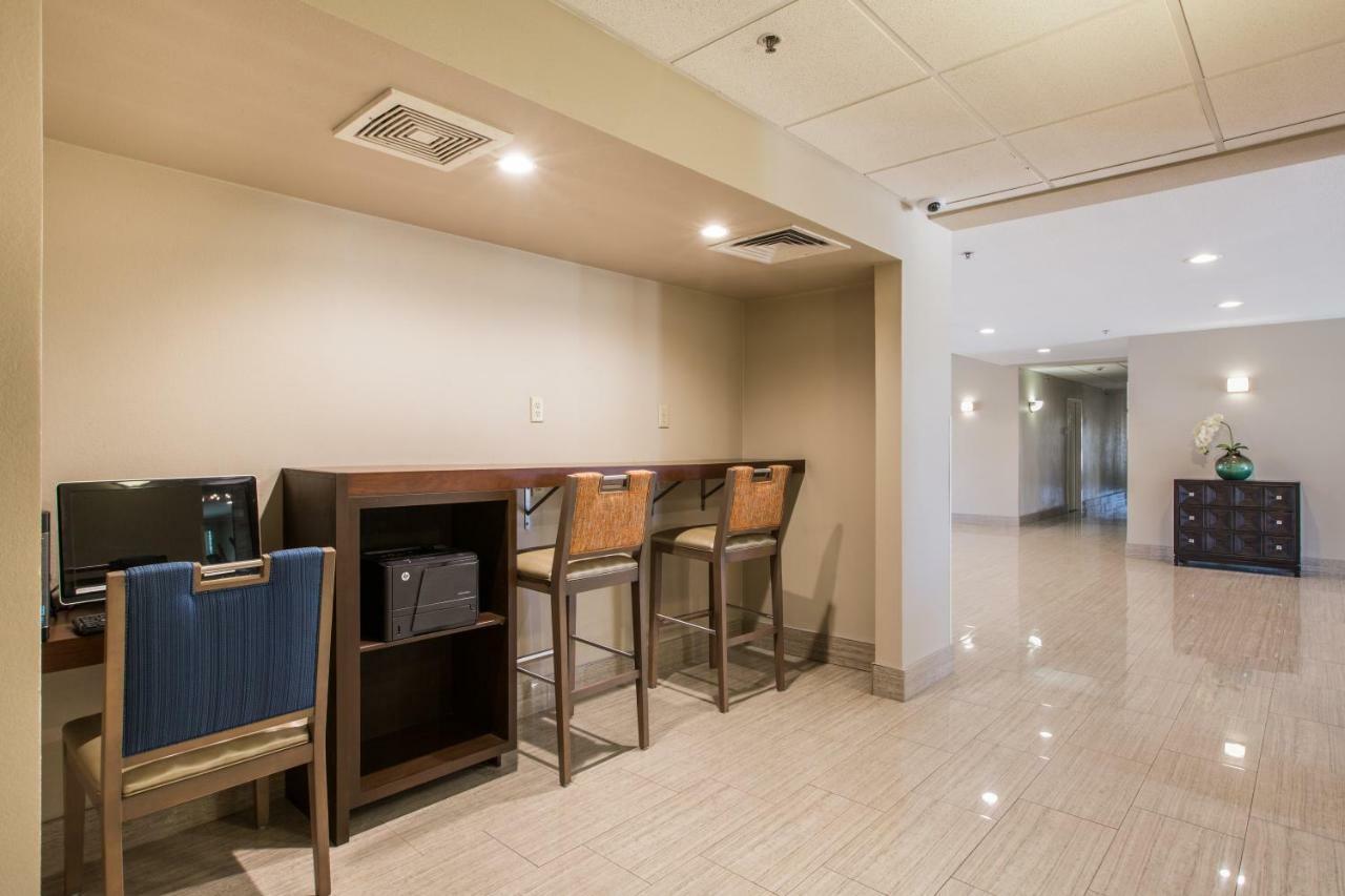 Baymont By Wyndham Airport