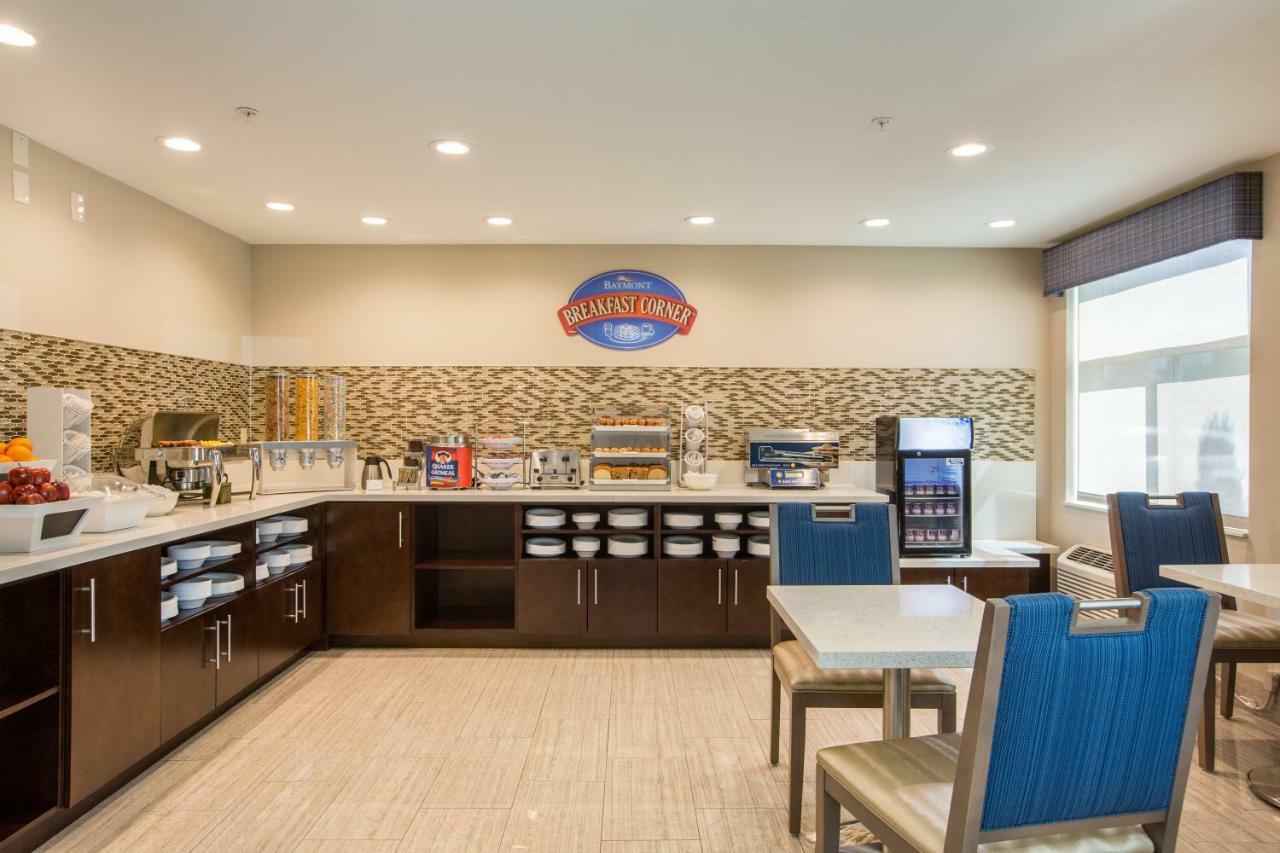 Baymont By Wyndham Airport 3*