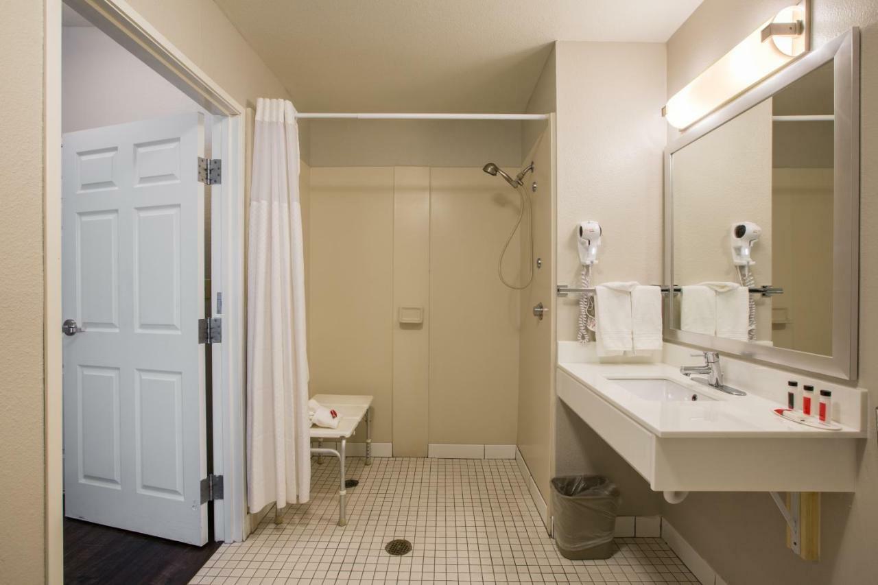 Baymont By Wyndham Airport