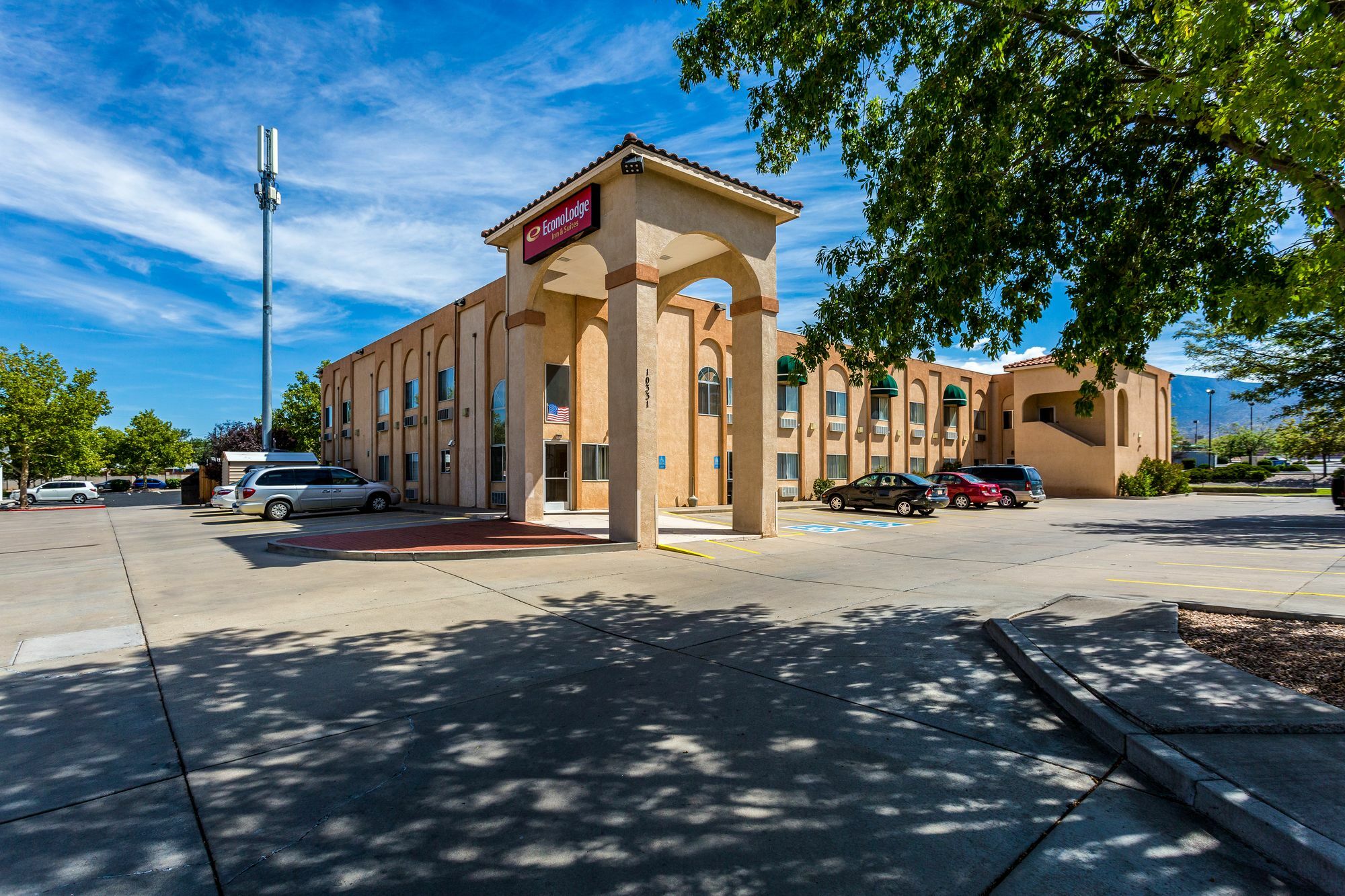 Hotel Econo And East I-40 Eubank Exit 2*
