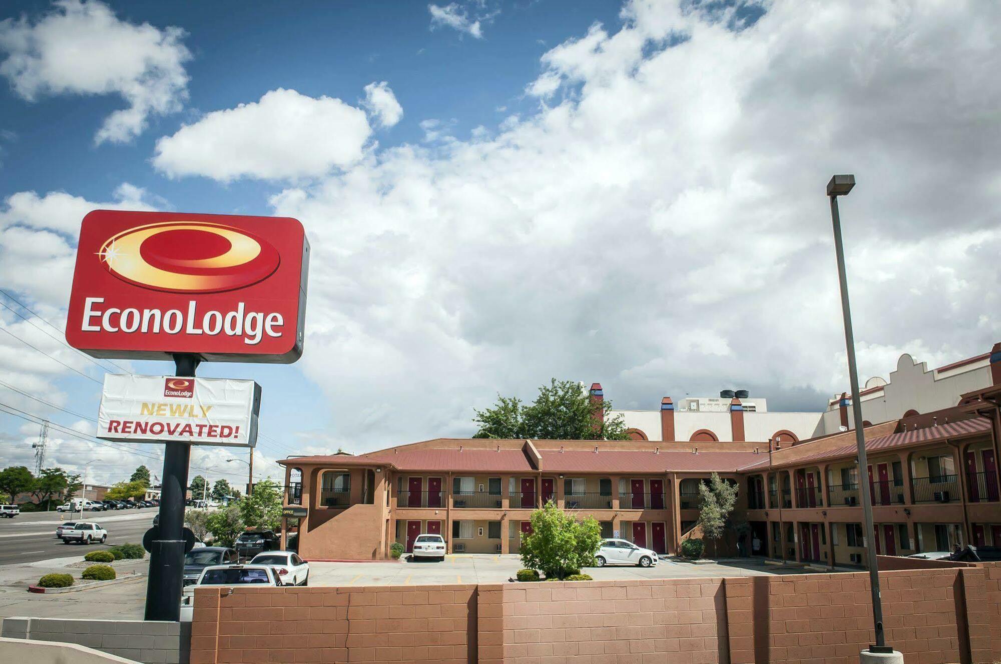 Econo Midtown Motel 2*