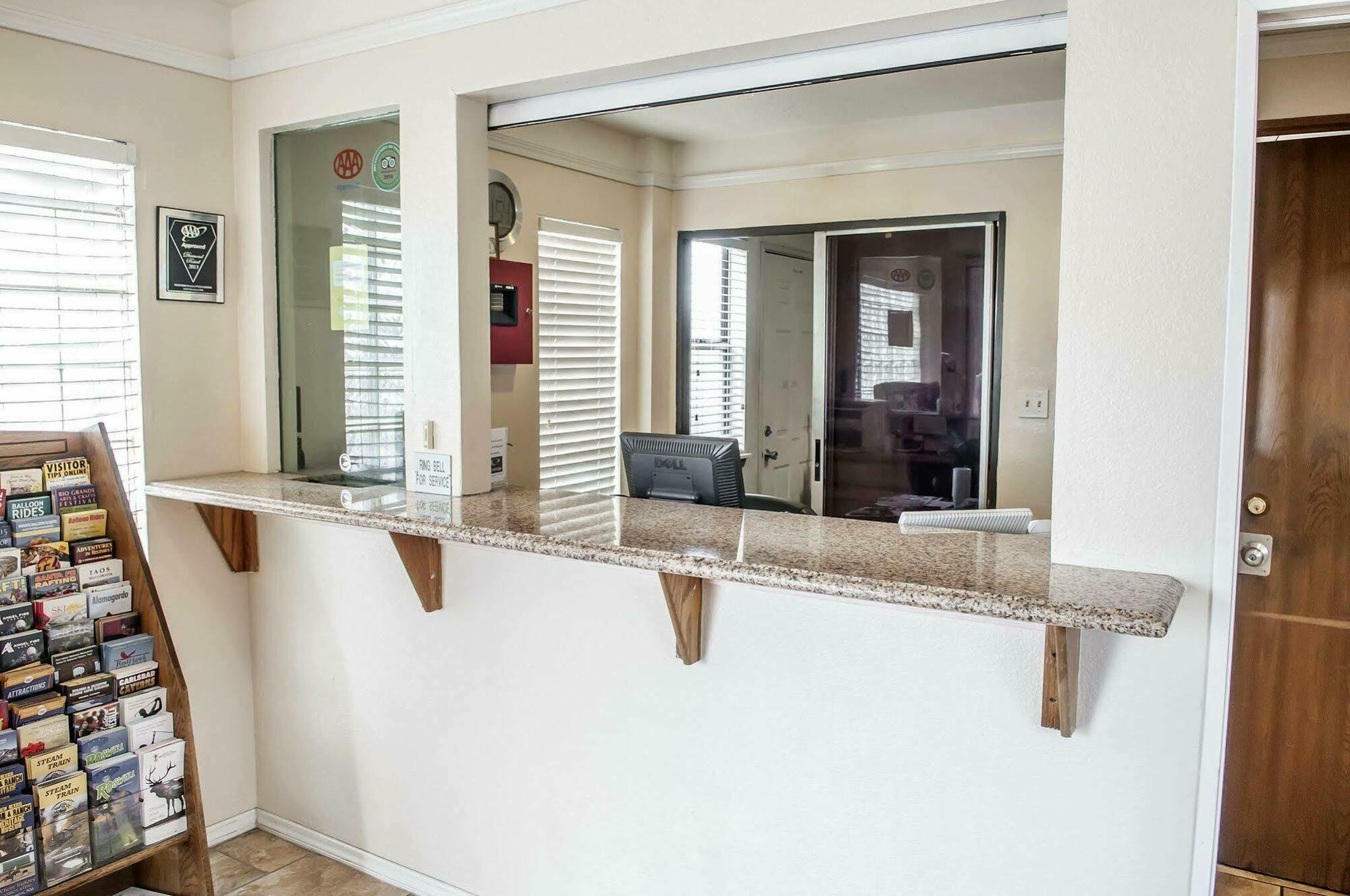 Motel Econo Midtown 2*