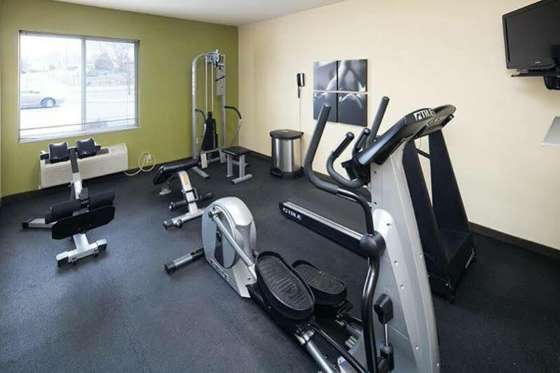 Baymont By Wyndham Airport Hotel 3*