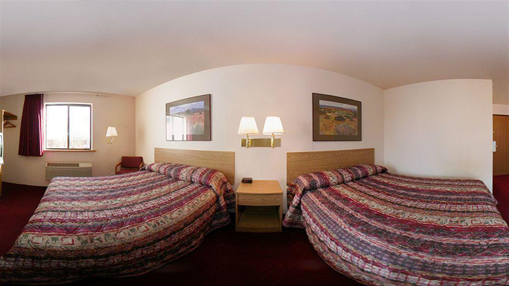 Super 8 By Wyndham West/coors Blvd Albuquerque