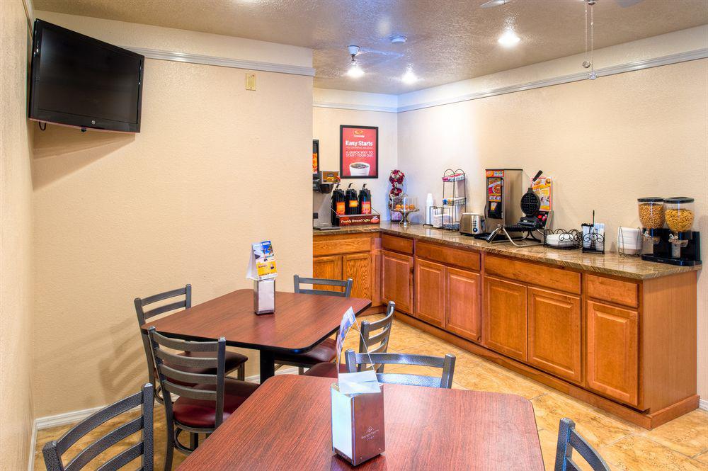 Motel Econo Midtown 2*