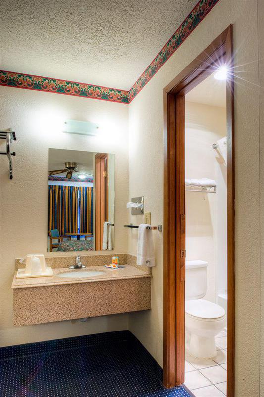 Motel Econo Midtown 2*